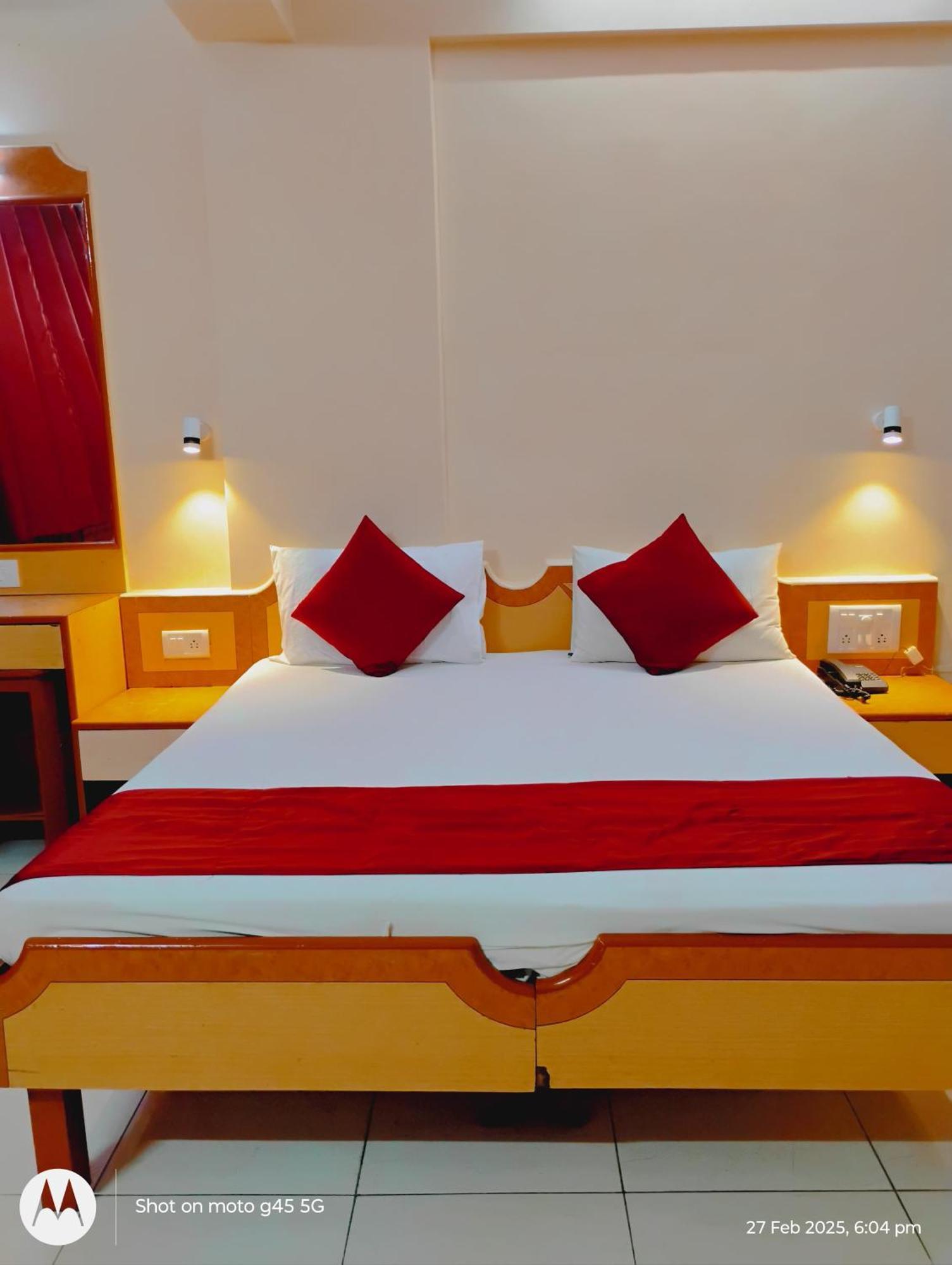 Saigal Guest House ムンバイ エクステリア 写真